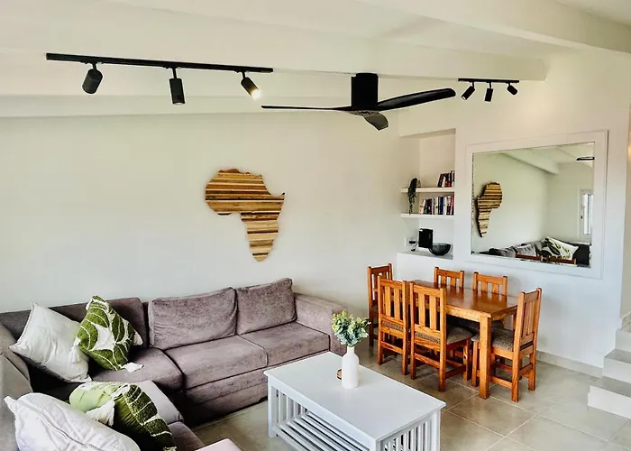 Chakas Rock Chalets 8 Seaview - Private Braai - 9 Hole Putt-Putt - Tennis