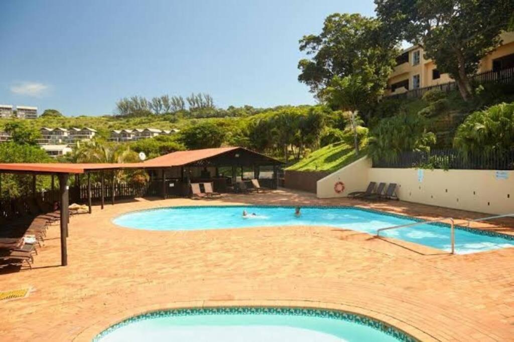 Chakas Rock 8 Seaview - Private Braai - 9 Hole Putt-putt - Tennis Ballito